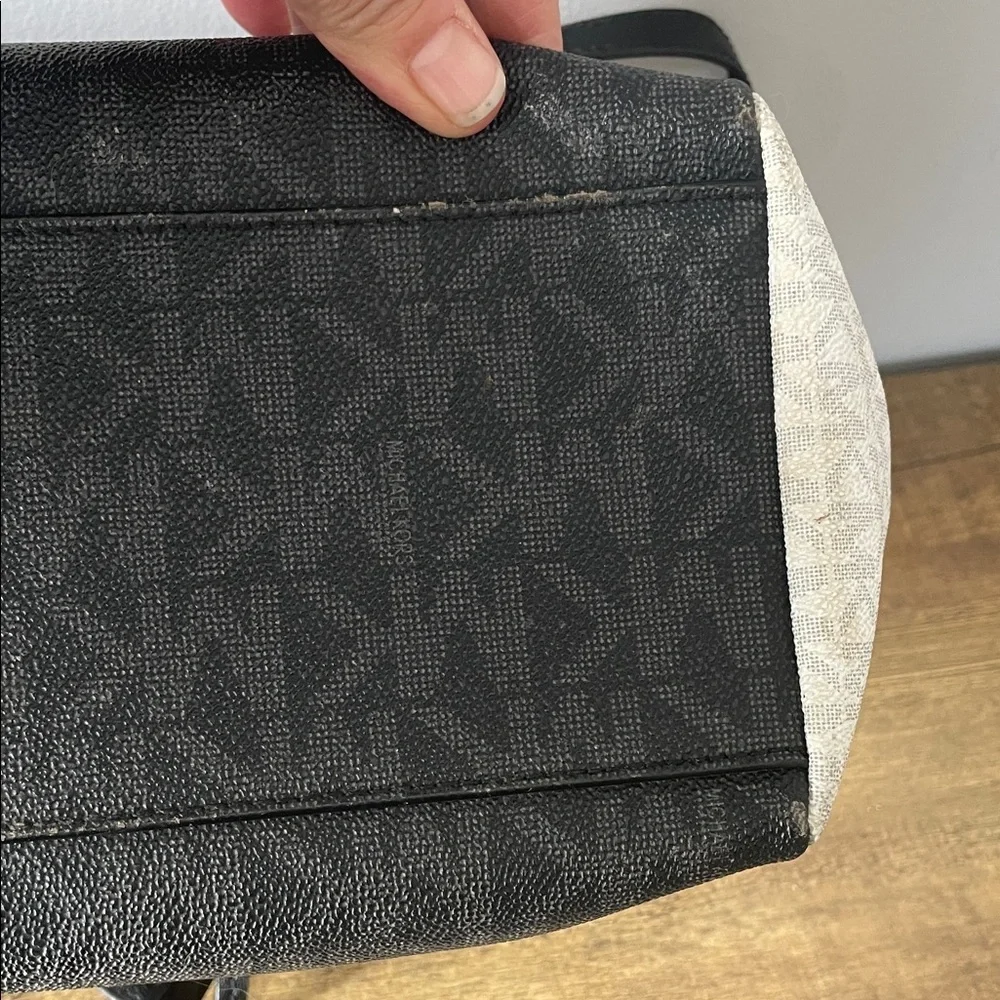 Michael Kors Black and Cream Signature Tote